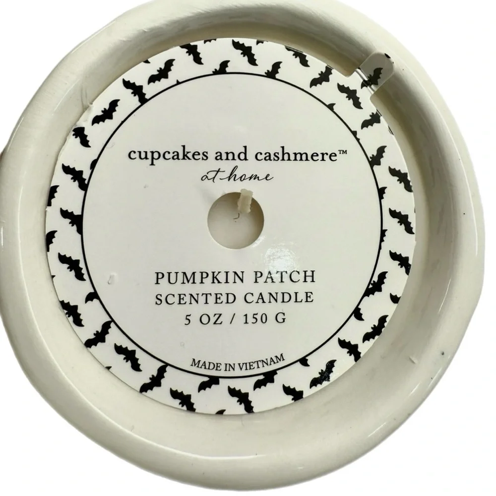 NEW Cupcakes & Cashmere "Pumpkin Patch" 5 oz. Halloween Candle - Picture 3 of 8